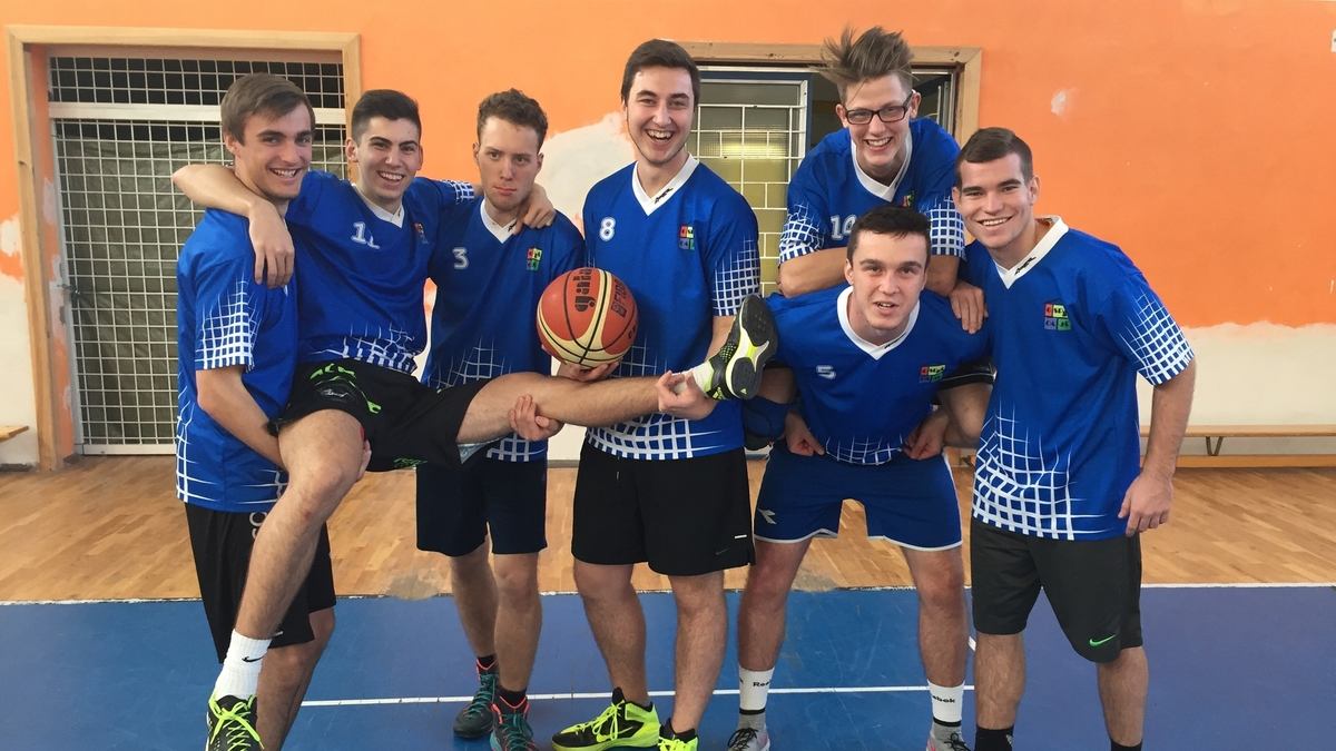 Z okresního kola v basketbale si naši chlapci přivezli 3. místo