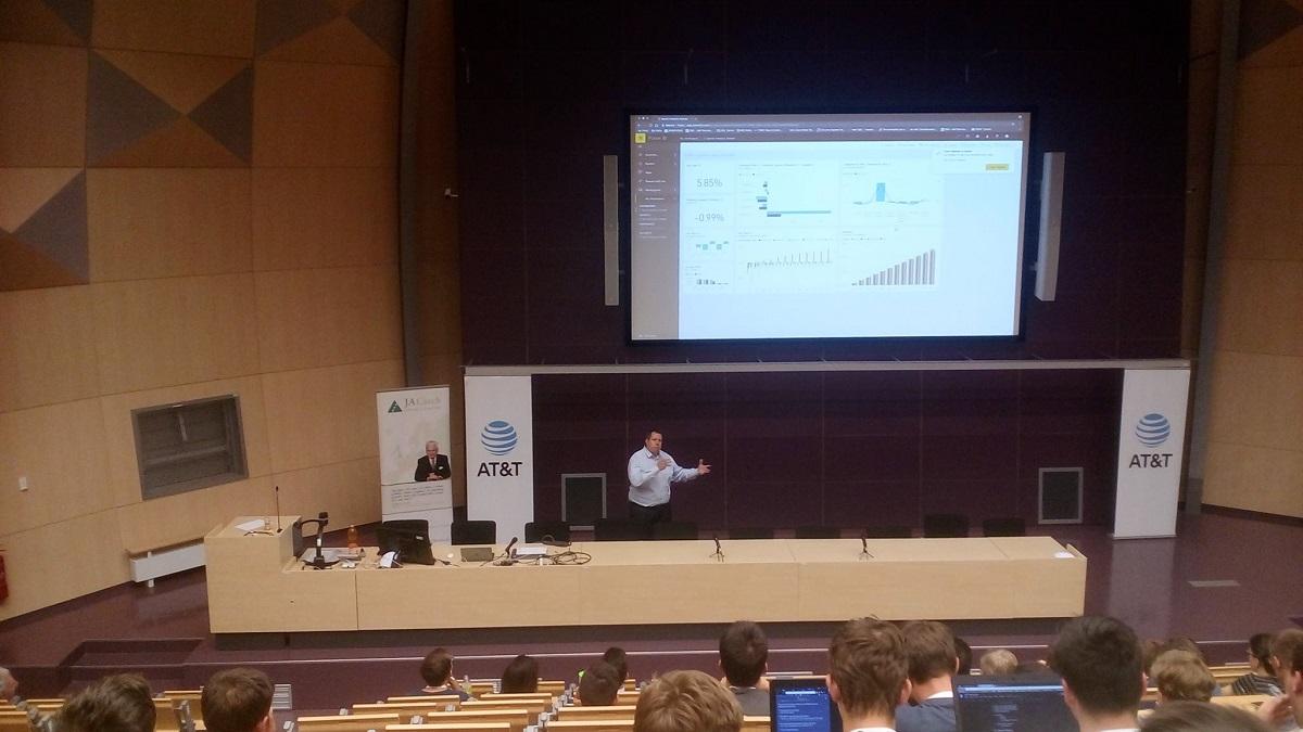 Studenti na konferenci AT&T TechCon 2018