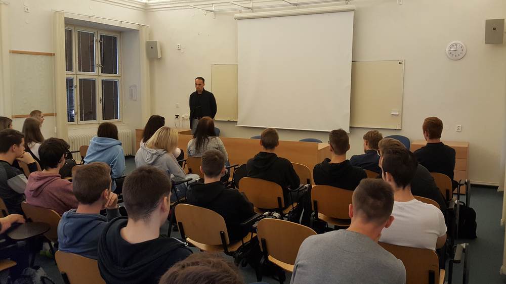 Osobnosti na GPOA – prof. MUDr. Radek Hart, Ph.D, FRCS, MHA