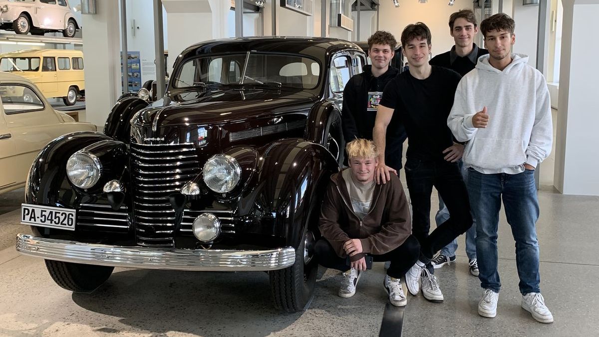 Exkurze žáků oboru Obchodní akademie - Škoda Auto a.s. Mladá Boleslav