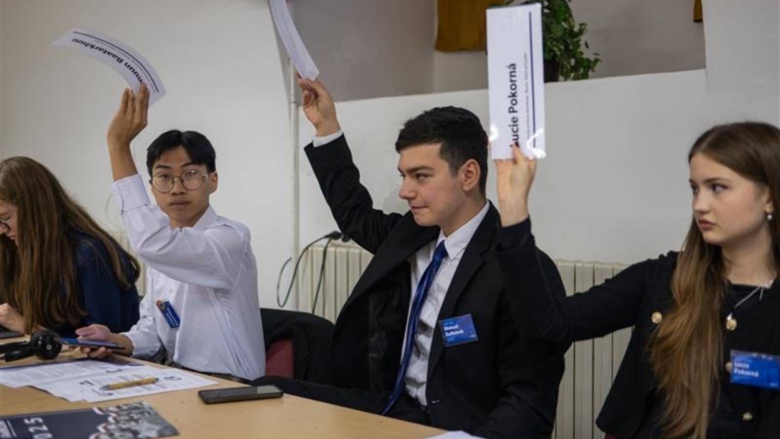 Účast na Modelu amerického Kongresu AmKon